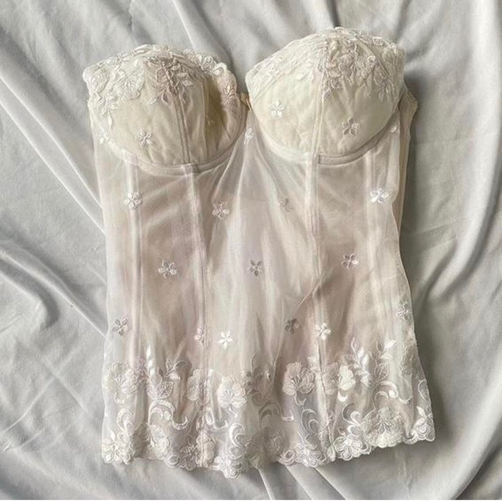 Vintage floral embroidered corset